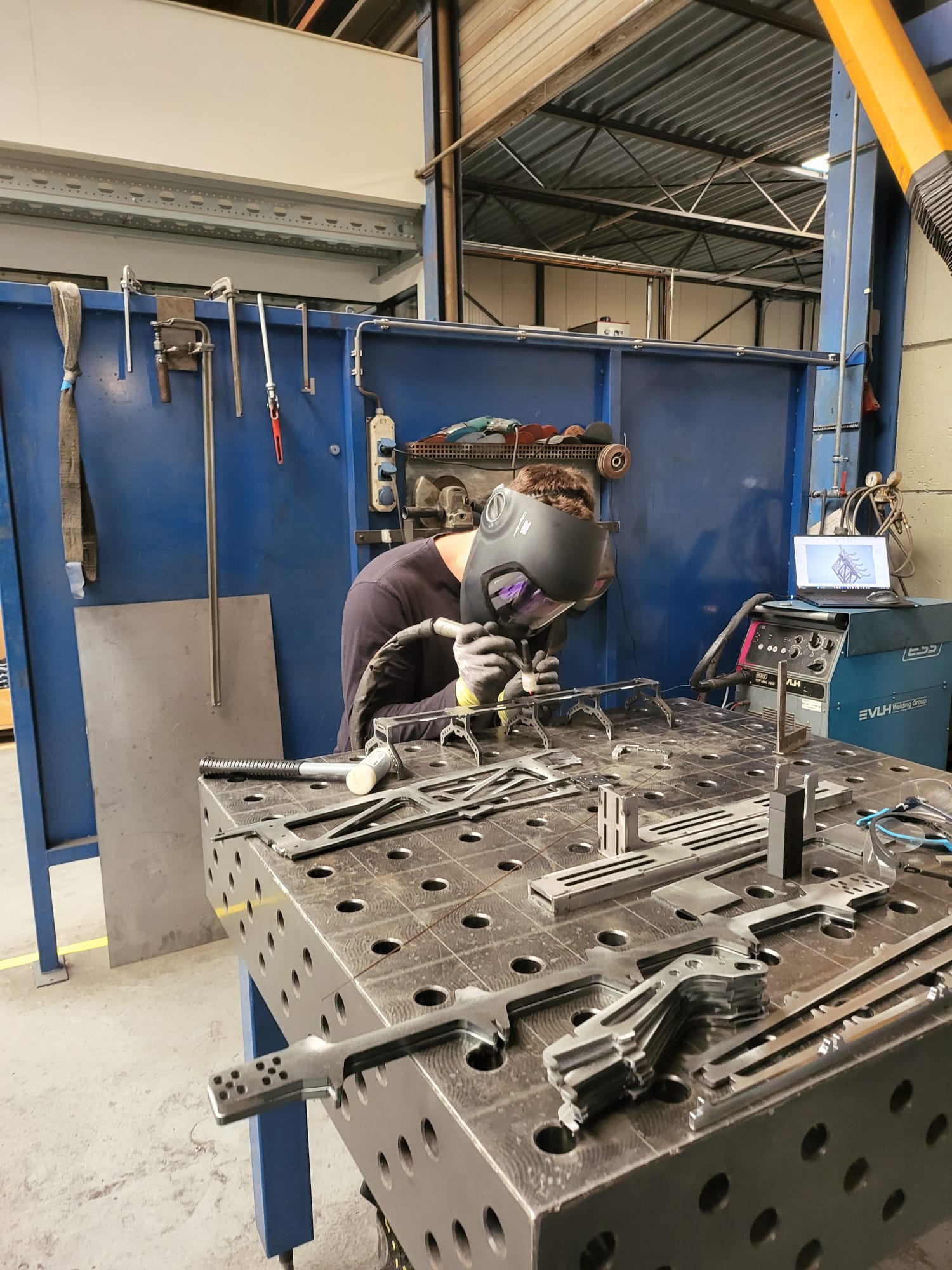 Tube laser system build